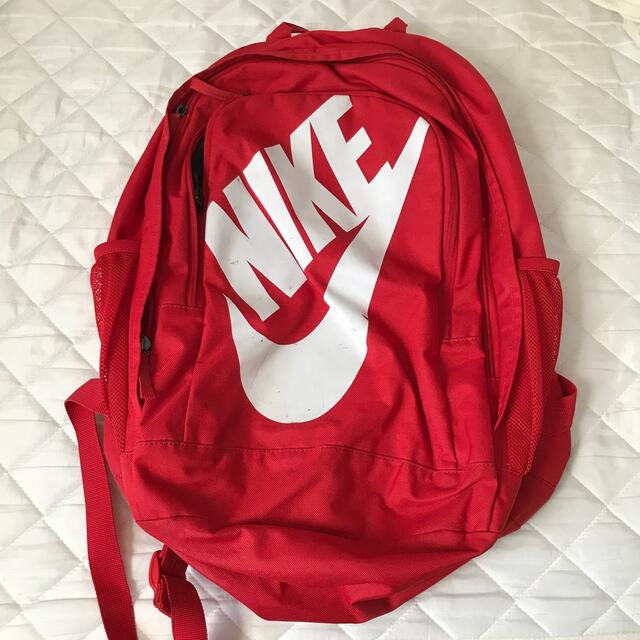 NIKE(ナイキ)のナイキ　リュックサック　スクールバッグ　レッド　中古　赤 レディースのバッグ(リュック/バックパック)の商品写真