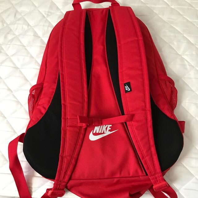 NIKE(ナイキ)のナイキ　リュックサック　スクールバッグ　レッド　中古　赤 レディースのバッグ(リュック/バックパック)の商品写真