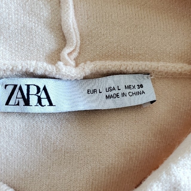 ZARA(ザラ)のびび様専用　ZARA　Ｌサイズ　未使用自宅保管　クリーム色フード付きトップス レディースのトップス(パーカー)の商品写真