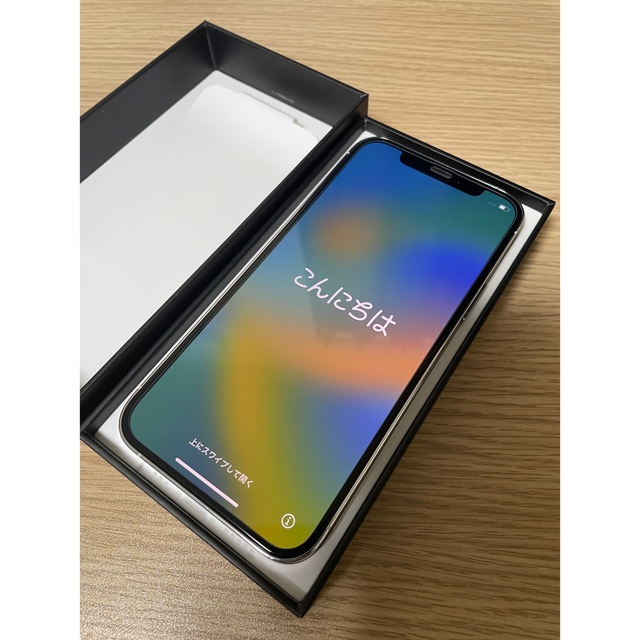 Apple(アップル)のiPhone 12 pro シルバー 128 GB SIMフリー スマホ/家電/カメラのスマートフォン/携帯電話(スマートフォン本体)の商品写真