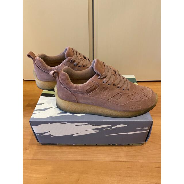 Clarks(クラークス)のRONNIE FIEG CLARKS 8TH ST KITH 25.5 EU41 メンズの靴/シューズ(スニーカー)の商品写真