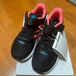 アディダス(adidas)の新品　23cm  adidas コアファイト　スニーカー(スニーカー)