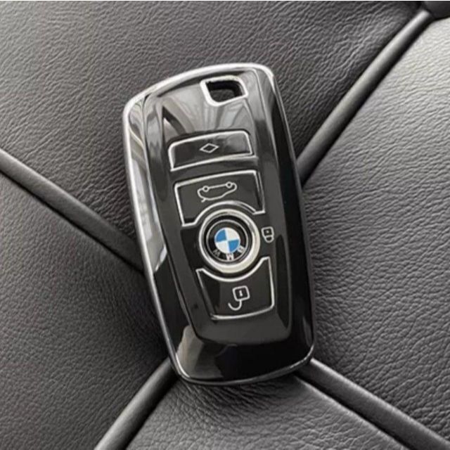 BMW(ビーエムダブリュー)のBMW キーケース TPU ブラック 黒 銀 キー カバー 鍵 f30 f10 自動車/バイクの自動車(車内アクセサリ)の商品写真