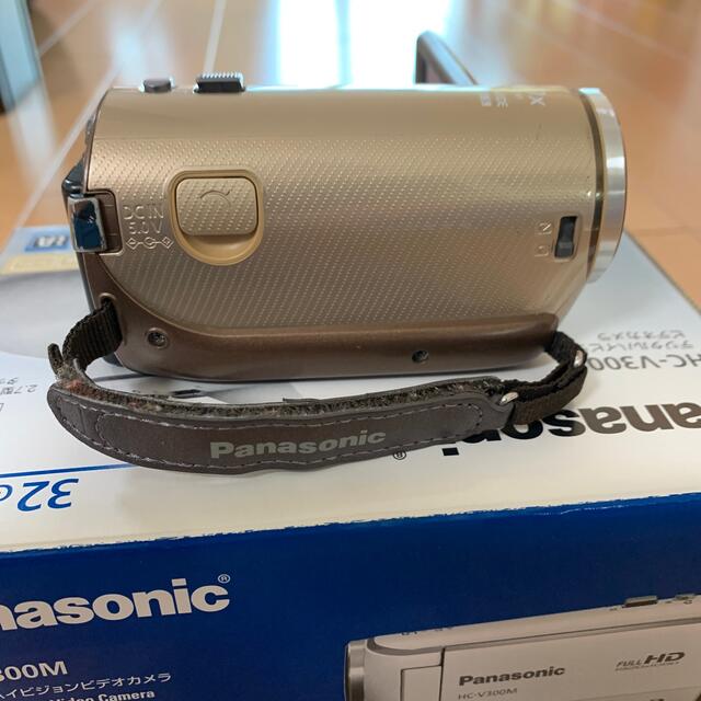 Panasonic(パナソニック)のPanasonic ビデオカメラ HC-V300M-C ＋便利なおまけ2点 スマホ/家電/カメラのカメラ(ビデオカメラ)の商品写真