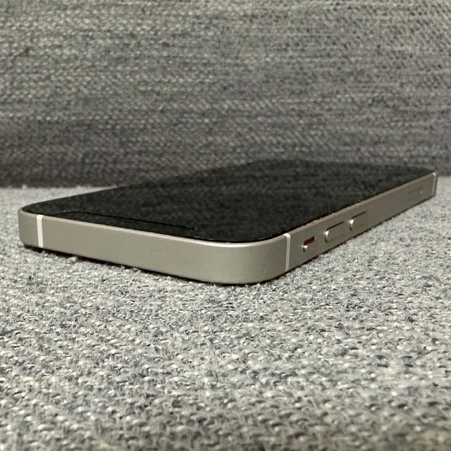 Apple(アップル)のiPhone 12 mini 128GB ホワイト スマホ/家電/カメラのスマートフォン/携帯電話(スマートフォン本体)の商品写真