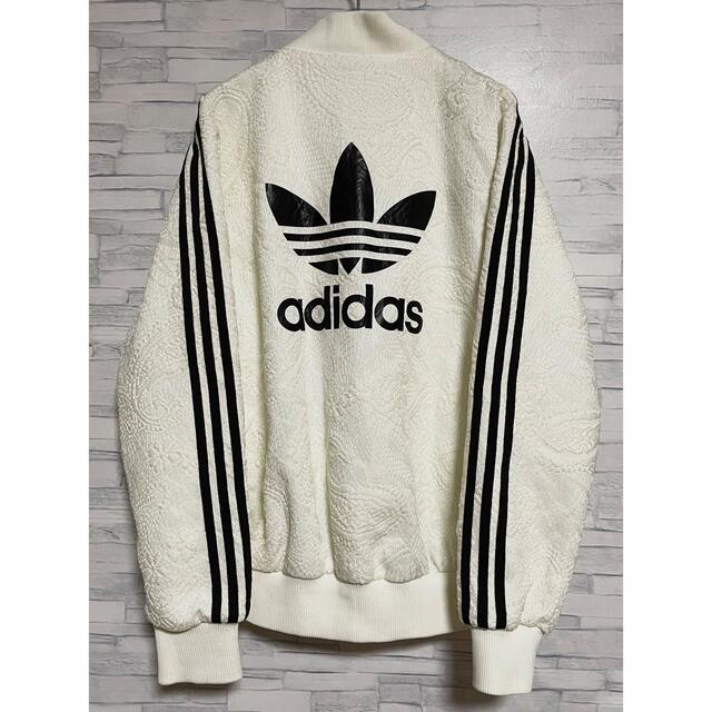 adidas トラックジャケット　背面レース