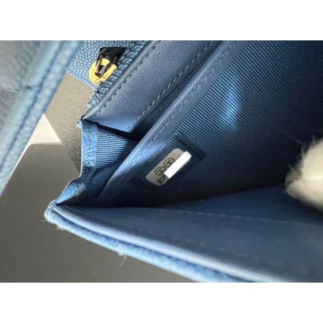 CHANEL Vステッチ キャビアスキン フラップウォレット 長財布 - 財布