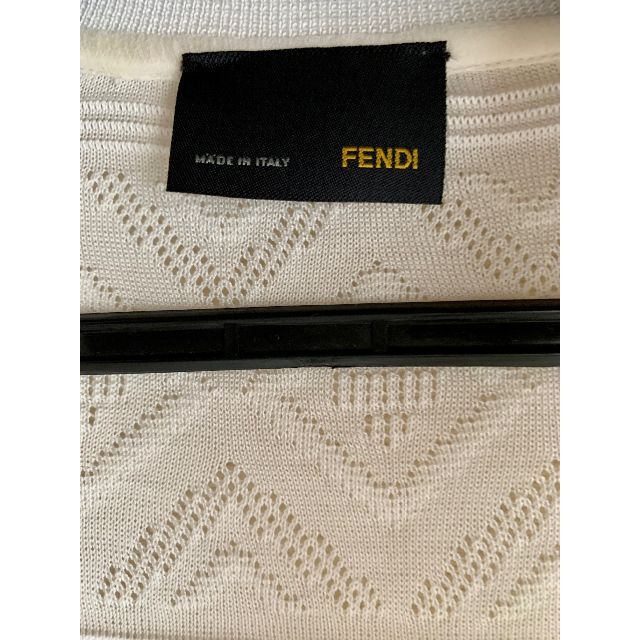 FENDI(フェンディ)の【美品】フェンディ FENDI ポロシャツ 半袖 ホワイト Mサイズ カットソー レディースのトップス(ポロシャツ)の商品写真