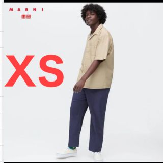 ユニクロ(UNIQLO)のXS ブルー ワイドフィットタックパンツ  MARNI UNIQLO 新品未使用(スラックス)