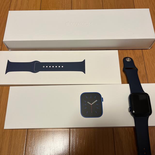 Apple Watch(アップルウォッチ)のApple Watch6 40ミリ　Deep Navy sport band スマホ/家電/カメラのスマホアクセサリー(その他)の商品写真