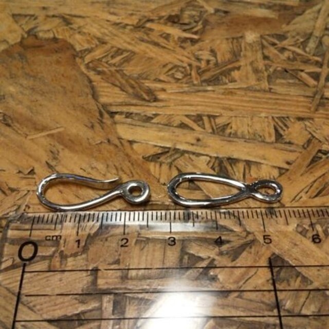 シルバー925,オールドフック,細角太角チェーン,銀無垢ビーズ,エンドパーツ留金の通販 by クロボン's shop|ラクマ シルバー925,オールドフック,細角太角チェーン,銀無垢ビーズ,エンドパーツ留金の通販 by クロボン's shop|ラクマ