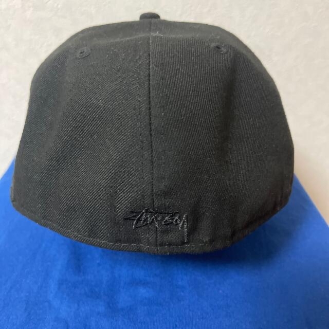 STUSSY(ステューシー)のSTUSSY SS LINK LOGO NEW ERA 7 1/2 （USED） メンズの帽子(キャップ)の商品写真