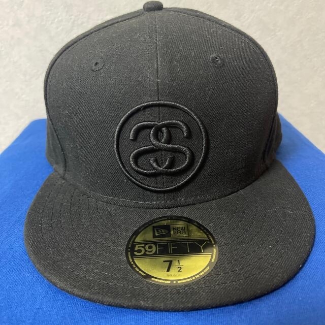 STUSSY(ステューシー)のSTUSSY SS LINK LOGO NEW ERA 7 1/2 （USED） メンズの帽子(キャップ)の商品写真