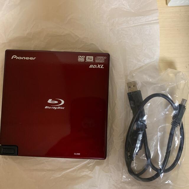 Pioneer(パイオニア)のポータブルBlu-rayドライブBDR-XD04R スマホ/家電/カメラのPC/タブレット(PC周辺機器)の商品写真