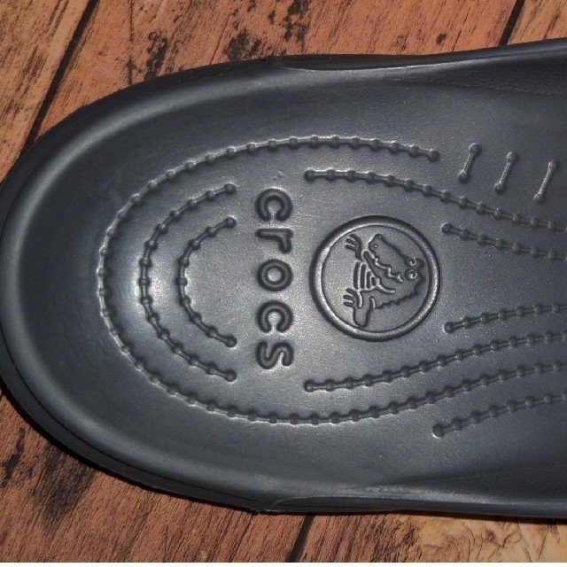 crocs(クロックス)の29cm  Crocs  バヤフリップ　黒 メンズの靴/シューズ(サンダル)の商品写真