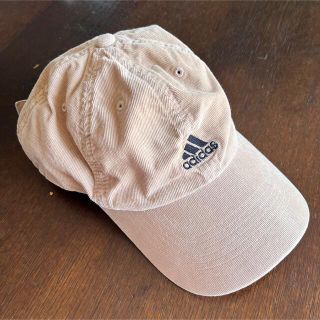 アディダス(adidas)のadidas キャップ　コーデュロイ  サンドベージュ(キャップ)