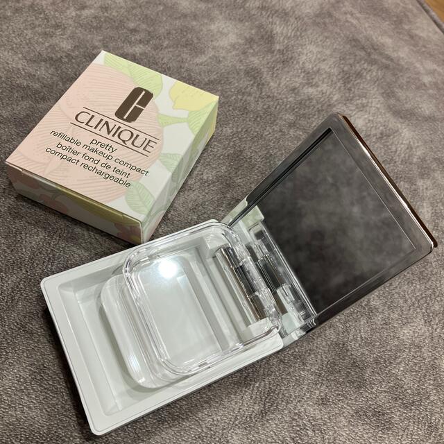 CLINIQUE(クリニーク)のクリニーク　プリティ　メークアップ　コンパクト コスメ/美容のベースメイク/化粧品(ファンデーション)の商品写真