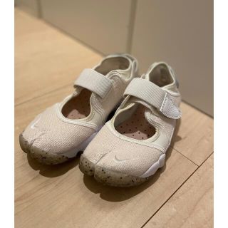 ナイキ(NIKE)のNIKE エアリフト　ベージュ　23cm(スニーカー)