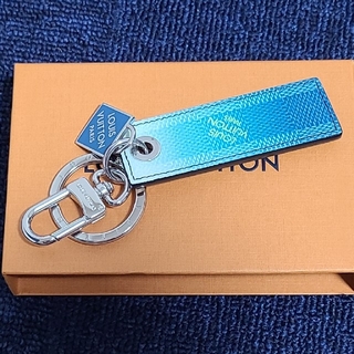 Louis Vuitton Neo lv club bag charm and key holder (M69324) in