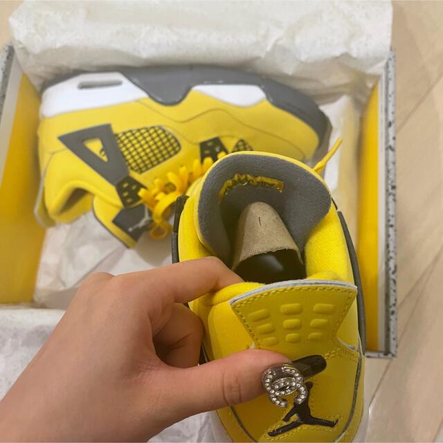 NIKE(ナイキ)のJORDAN4 yellow レディースの靴/シューズ(スニーカー)の商品写真