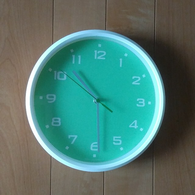 みどりの掛け時計 インテリア/住まい/日用品のインテリア小物(掛時計/柱時計)の商品写真