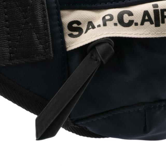 sacai(サカイ)の※マテ様専用　A.P.C.×sacai テープロゴ ボディバッグ/ウエストポーチ メンズのバッグ(ショルダーバッグ)の商品写真