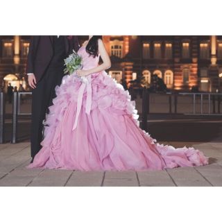 ヴェラウォン(Vera Wang)のVerawang Pink Hayley (ブラックサッシュベルト付き)(ウェディングドレス)