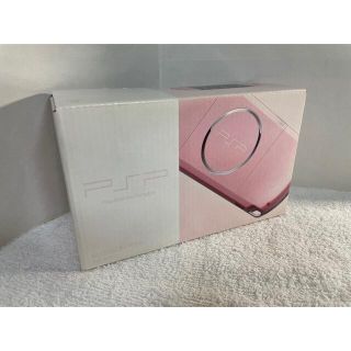 プレイステーションポータブル(PlayStation Portable)のほぼ新品　PSP-3000  ブロッサムピンク(携帯用ゲーム機本体)