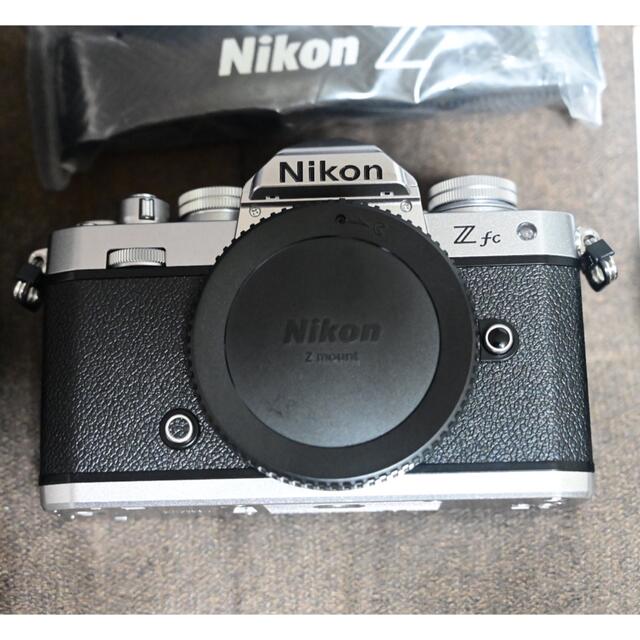 Nikon(ニコン)のひなさま専用　ニコン　zfc z28mmf2.8レンズキット スマホ/家電/カメラのカメラ(ミラーレス一眼)の商品写真