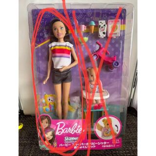 バービー(Barbie)のほぼ新品　Barbie バービー  スキッパーベビーシッター　おしょくじセット(人形)