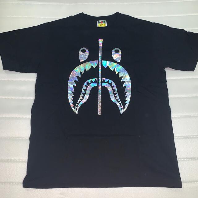 A BATHING APE(アベイシングエイプ)のBape ホログラムシャークTシャツ Lサイズ黒 メンズのトップス(Tシャツ/カットソー(半袖/袖なし))の商品写真