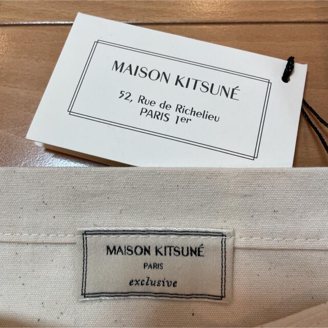MAISON KITSUNE'(メゾンキツネ)の新品　メゾンキツネ　プリント柄トートバッグ レディースのバッグ(トートバッグ)の商品写真