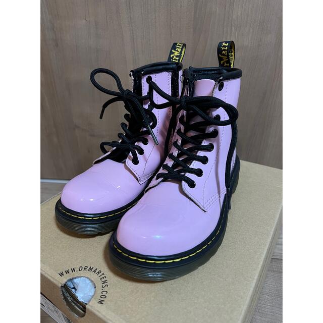 Dr.Martens(ドクターマーチン)のドクターマーチン 17cm ペールピンク Dr.Martens キッズ/ベビー/マタニティのキッズ靴/シューズ(15cm~)(ブーツ)の商品写真