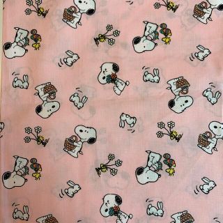 スヌーピー(SNOOPY)の【輸入生地】110x55cm スヌーピー イースター(生地/糸)