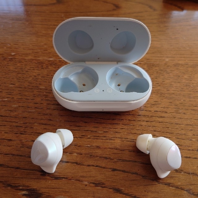 SAMSUNG 完全ワイヤレスイヤホン GALAXY BUDS WHITE 3