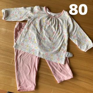 ユニクロ(UNIQLO)のUNIQLO80 長袖パジャマ 花柄(パジャマ)