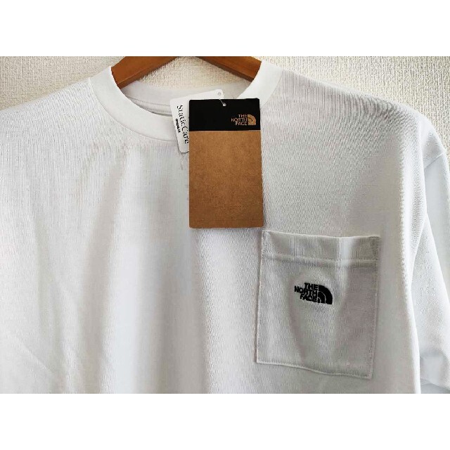 THE NORTH FACE(ザノースフェイス)のL 新品ノースフェイス シンプル ポケット 刺繍ロゴ ロンT長袖 白ホワイト メンズのトップス(Tシャツ/カットソー(七分/長袖))の商品写真