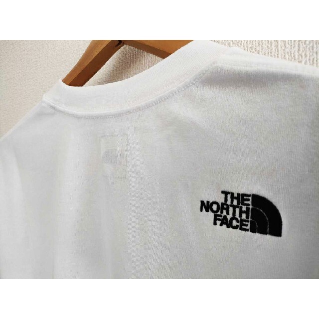 THE NORTH FACE(ザノースフェイス)のL 新品ノースフェイス シンプル ポケット 刺繍ロゴ ロンT長袖 白ホワイト メンズのトップス(Tシャツ/カットソー(七分/長袖))の商品写真