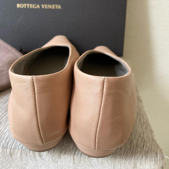 Bottega Veneta(ボッテガヴェネタ)のボッテガヴェネタ アーモンドパンプス 美品 レディースの靴/シューズ(ハイヒール/パンプス)の商品写真