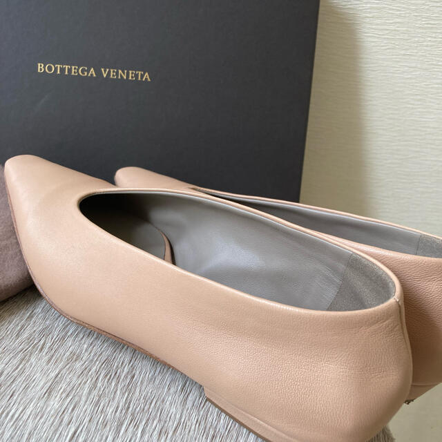 Bottega Veneta(ボッテガヴェネタ)のボッテガヴェネタ アーモンドパンプス 美品 レディースの靴/シューズ(ハイヒール/パンプス)の商品写真