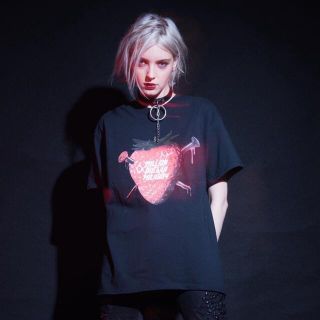 ミルクボーイ(MILKBOY)のMILKBOY berry いちごMDMTシャツ  新品串刺しベリー  (Tシャツ/カットソー(半袖/袖なし))