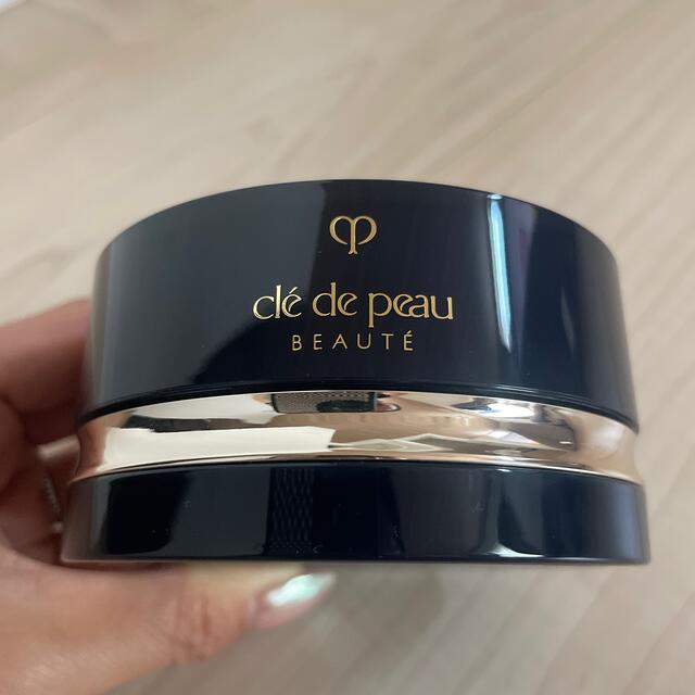 クレドポー　cle de peau プードルトランスパラントn 美品　箱付き