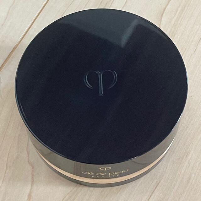 クレ・ド・ポー ボーテ(クレドポーボーテ)のクレドポー　cle de peau プードルトランスパラントn 美品　箱付き コスメ/美容のベースメイク/化粧品(フェイスパウダー)の商品写真