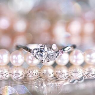 ハートシェイプカットのダイヤモンドと天然ピンクダイヤモンドの指輪(リング(指輪))