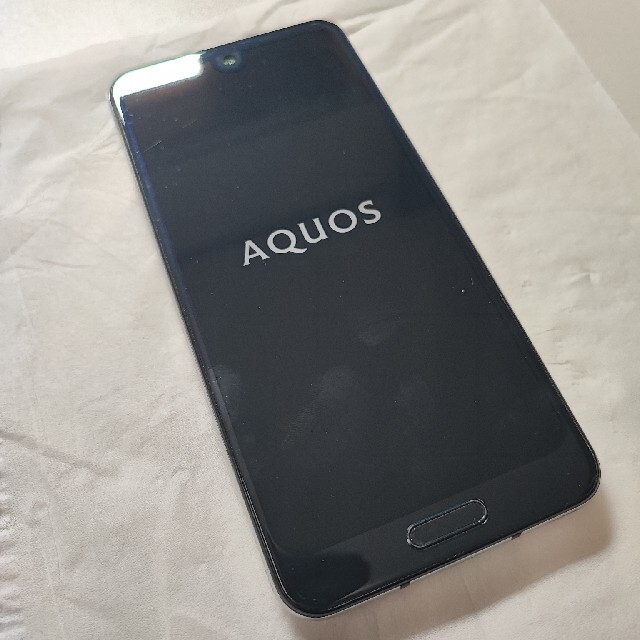 AQUOS(アクオス)のNTT docomo AQUOS SH-03K スマホ/家電/カメラのスマートフォン/携帯電話(スマートフォン本体)の商品写真