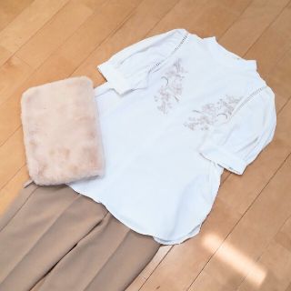 ダブルクローゼット(w closet)のWcloset  刺繍ブラウス(シャツ/ブラウス(半袖/袖なし))