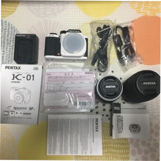 PENTAX K-01 Wズームキット WHITE X BLACK | www.jarussi.com.br