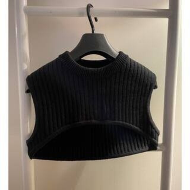 JOHN LAWRENCE SULLIVAN(ジョンローレンスサリバン)の探しています!KNIT BIBS JOHN LAWRENCE SULLIVAN レディースのトップス(ニット/セーター)の商品写真