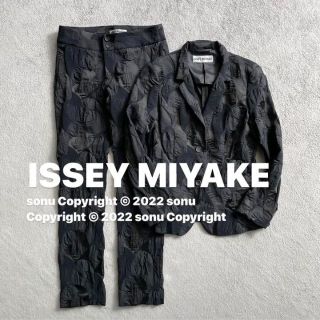 アーカイブ ISSEY MIYAKEイッセイミヤケ 幾何学模様 セットアップ 黒