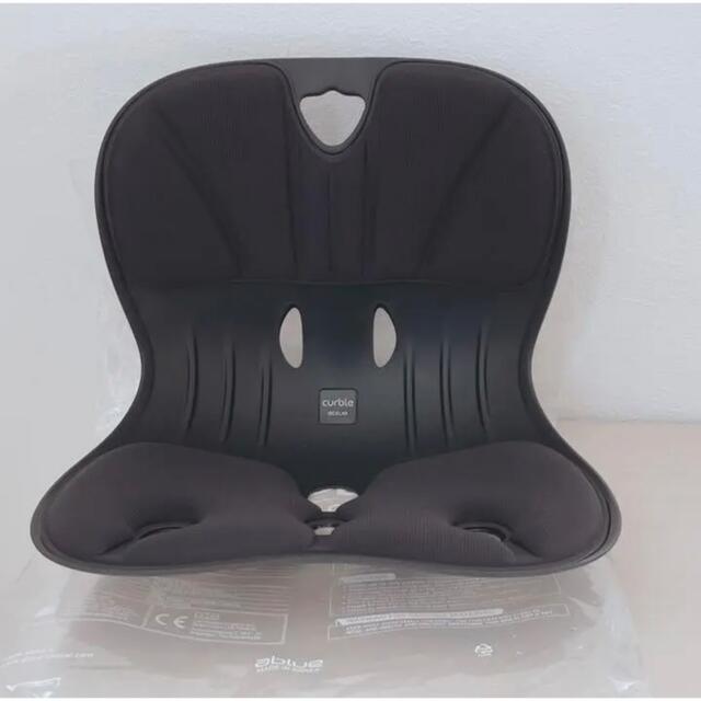カーブルチェアワイド　ブラック インテリア/住まい/日用品の椅子/チェア(座椅子)の商品写真